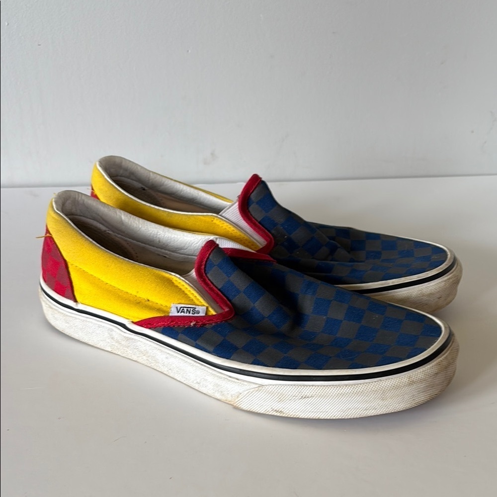 Vans Slip-On Sneakers – Classic Checkerboard Shoe Men’s 9 / Women's 10.5)